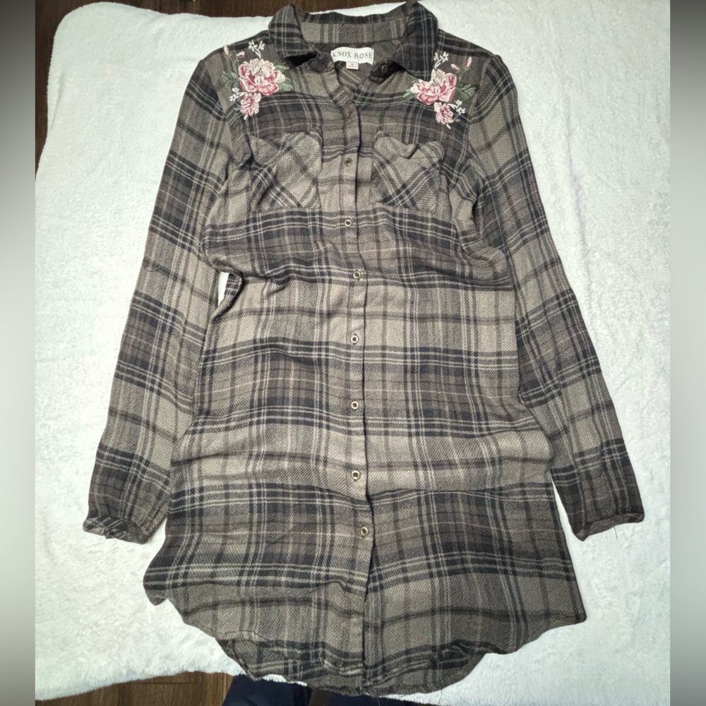 Plaid Button-Up Shirt with Floral Embroidery